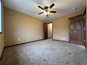 1560 Gray Fox Dr NE in Owatonna, MN - Building Photo - Building Photo