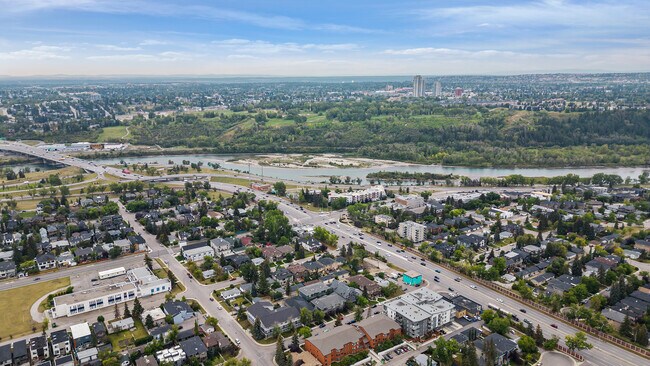 2424 2 Av NW in Calgary, AB - Building Photo - Building Photo