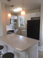 1010 E Victory Dr in Savannah, GA - Building Photo - Building Photo