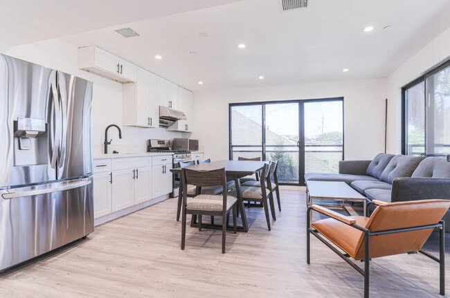 3679 Halldale Ave in Los Angeles, CA - Building Photo - Building Photo