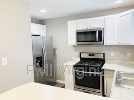 3105 Brighton St in Portsmouth, VA - Building Photo