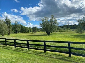 55 Still Meadow Rd in Sharon, CT - Building Photo - Building Photo
