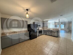 4240 Hunters Creek Dr in Fort Worth, TX - Building Photo - Building Photo