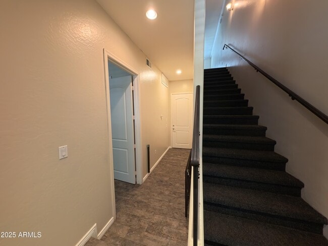 124 N California St in Chandler, AZ - Foto de edificio - Building Photo