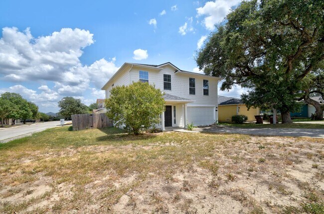410 Cardinal Way in San Antonio, TX - Building Photo - Building Photo