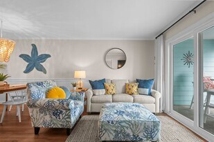 824 N Waccamaw Dr in Murrells Inlet, SC - Building Photo