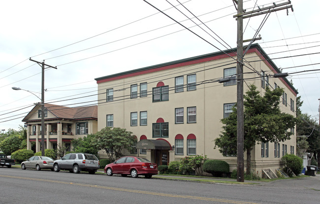 Sierra Apartments in Tacoma, WA - Building Photo - Building Photo