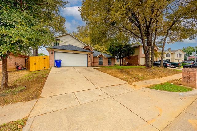 907 Yellowstone Dr in Mansfield, TX - Foto de edificio - Building Photo