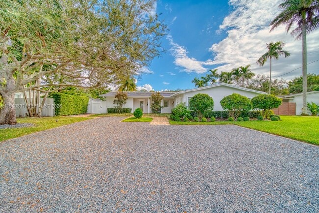 7621 SW 65th Pl in South Miami, FL - Building Photo - Building Photo