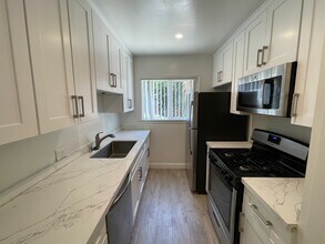 1417 S Holt Luxury Investments LLC in Los Angeles, CA - Building Photo - Building Photo