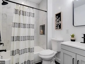 723 N Patterson Park Ave in Baltimore, MD - Foto de edificio - Building Photo