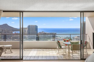 1910 Ala Moana Blvd, Unit #37C in Honolulu, HI - Building Photo