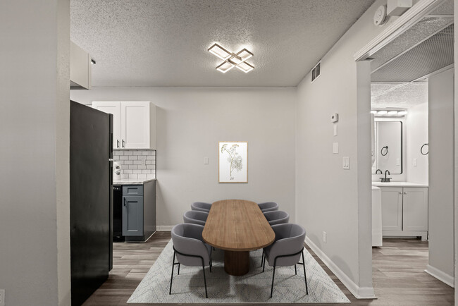 Crossings at Midtown in Tulsa, OK - Building Photo - Building Photo