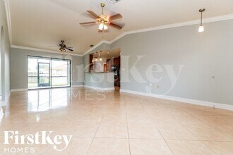 8401 Buena Vista Rd in Ft. Myers, FL - Foto de edificio - Building Photo