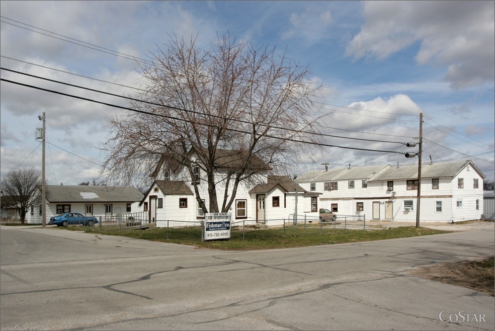 308-312 Walnut St in Belton, MO - Building Photo