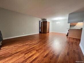 2224 Touchdown Ct, Unit 4 in Ypsilanti, MI - Foto de edificio - Building Photo