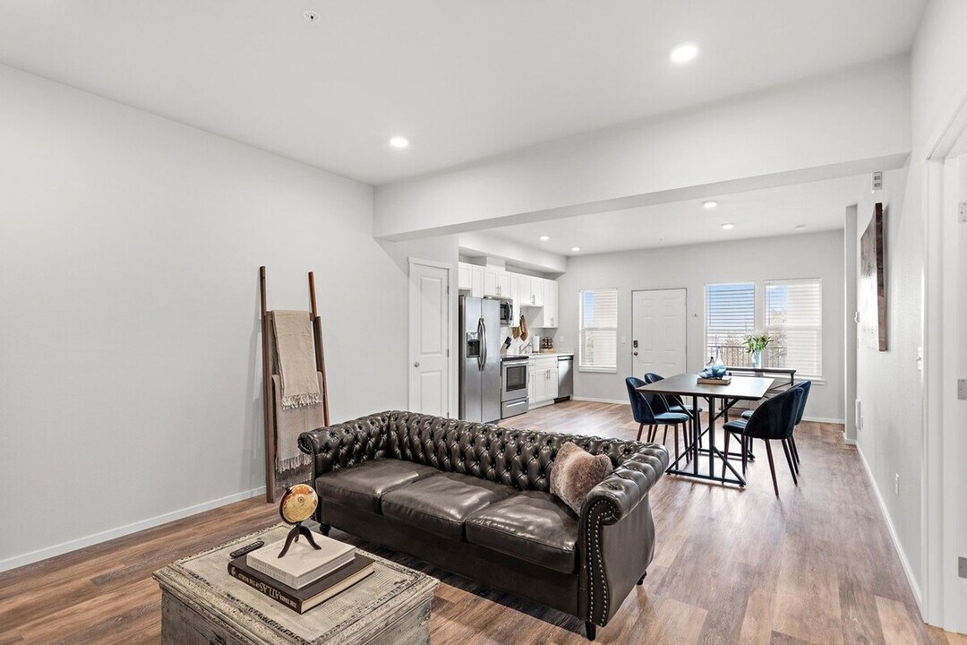 624 E 32nd St in Tacoma, WA - Foto de edificio