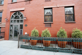 546 Henry St in Brooklyn, NY - Building Photo - Building Photo