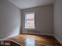 949 W Cornelia Ave, Unit #949-1D in Chicago, IL - Building Photo - Building Photo