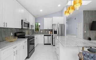 2002 Lake Breeze Ct in Wellington, FL - Building Photo