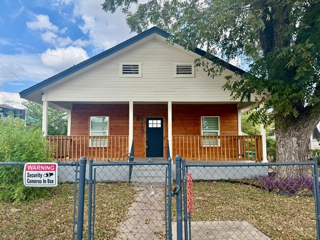 113 Thelka in San Antonio, TX - Building Photo - Building Photo