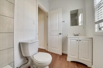 5-1053 Normandie Ave in Los Angeles, CA - Building Photo - Building Photo