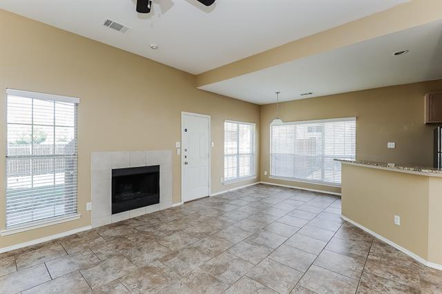 7504 Quail Springs Dr in Arlington, TX - Building Photo - Building Photo