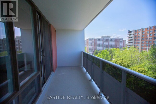 1250-1250 Bridletowne Cir in Toronto, ON - Building Photo - Building Photo