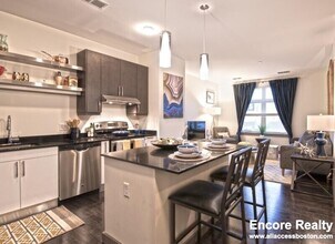 625 Thomas Burgin Pkwy in Quincy, MA - Building Photo - Building Photo