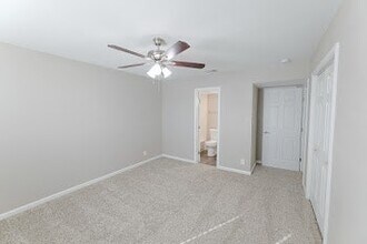 8100 N Mopac Service Rd in Austin, TX - Building Photo - Building Photo