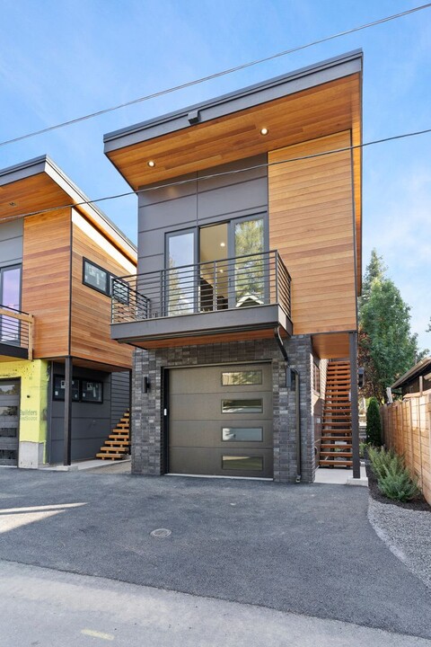 1438 NW Cumberland Ave in Bend, OR - Building Photo