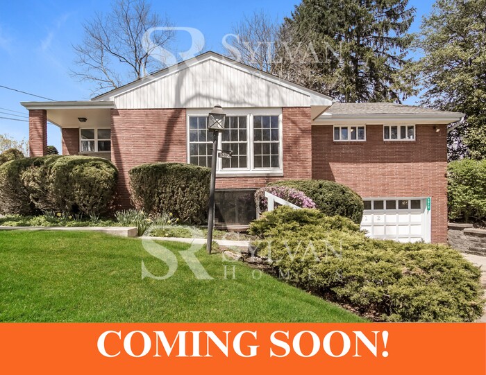 1312 Foxboro Dr in Monroeville, PA - Building Photo
