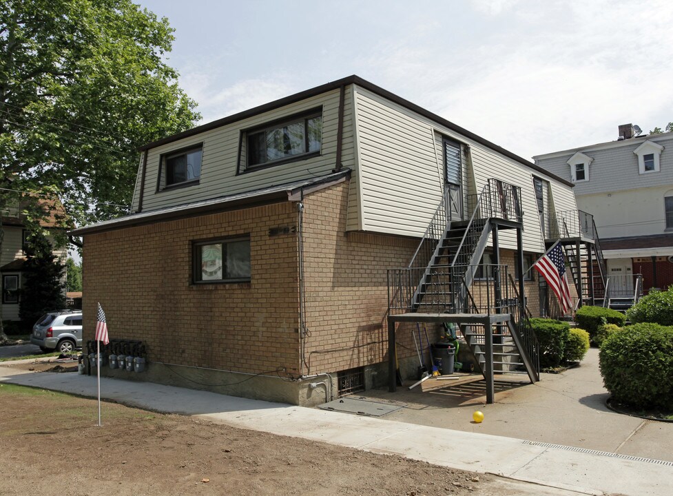 81-83 N Mada Ave in Staten Island, NY - Foto de edificio
