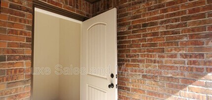 345 Chalk Hill Ct in Edmond, OK - Building Photo - Building Photo