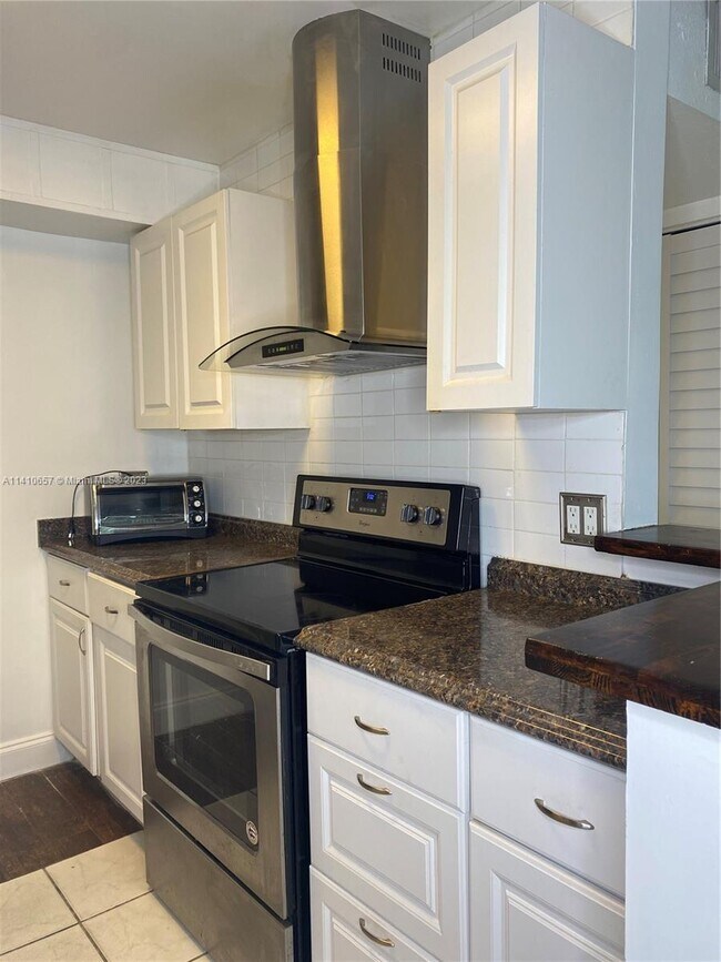 6501 Winfield Blvd-Unit -A-2 in Margate, FL - Building Photo - Building Photo