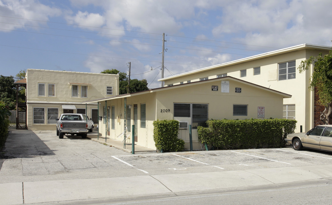 2709 Broadway in West Palm Beach, FL - Building Photo