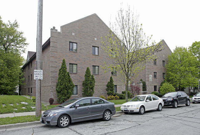 Marquette I in Milwaukee, WI - Foto de edificio - Building Photo