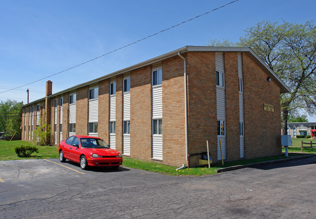 Nancywood Apartments in Waterford, MI - Foto de edificio - Building Photo