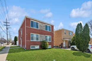 5021 Church St in Skokie, IL - Building Photo