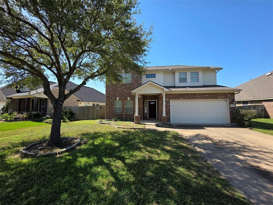 22023 Cascade Hollow Ln in Spring, TX - Foto de edificio