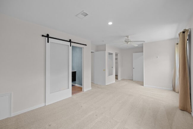 505 Meadow Hall Dr in Rockville, MD - Building Photo - Building Photo