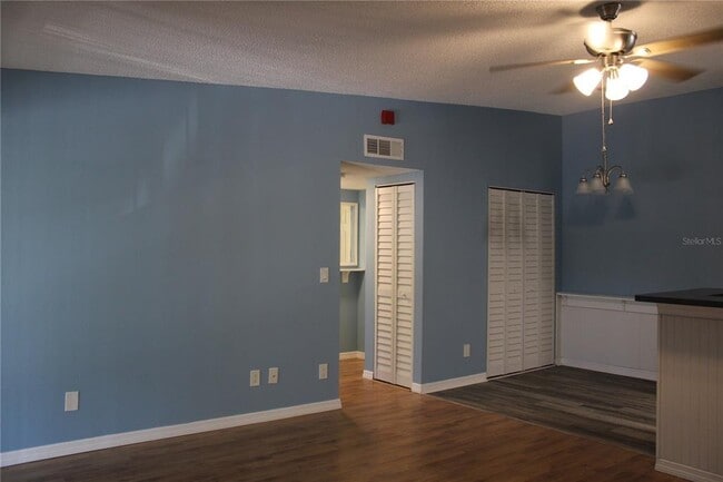 3295 Fox Chase Cir in Palm Harbor, FL - Building Photo - Building Photo