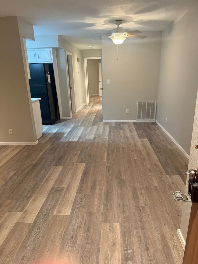 412 N Oakwood Rd in Enid, OK - Building Photo - Building Photo