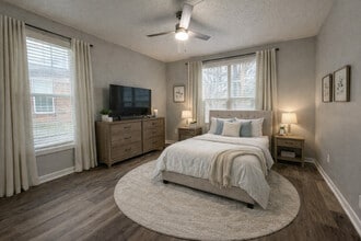 Wind Crest Apartments & Townhomes in Murfreesboro, TN - Building Photo - Building Photo