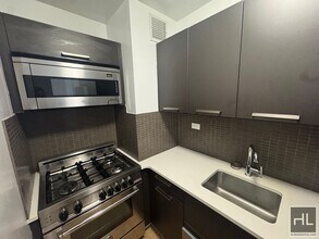 East 39th Street in New York, NY - Building Photo - Building Photo
