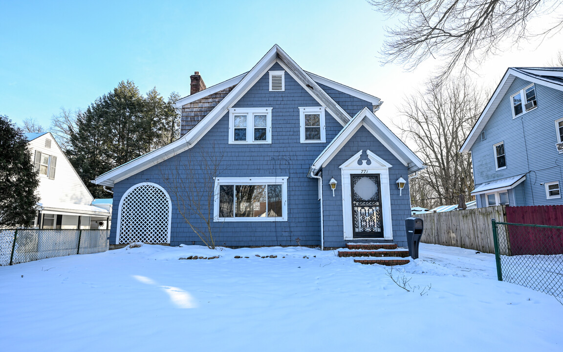 771 Hayden Ave in Akron, OH - Foto de edificio