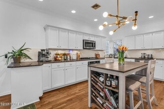 6 Cook St in Monmouth Beach, NJ - Building Photo - Building Photo