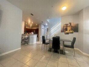 2388 Grand Central Pkwy in Orlando, FL - Building Photo - Building Photo