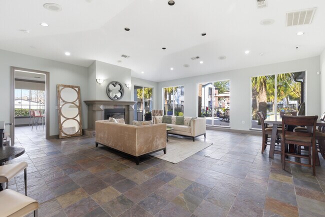 The Boulevard at Deer Park in Deer Park, TX - Foto de edificio - Lobby