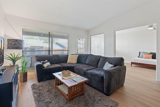 property at 1101 Hollow Creek Dr